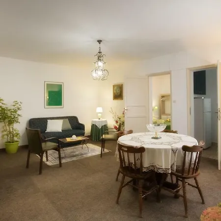 ベッド・アンド・ブレックファスト Bella Vista 3*