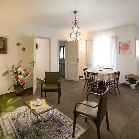 Bella Vista Bed & Breakfast
